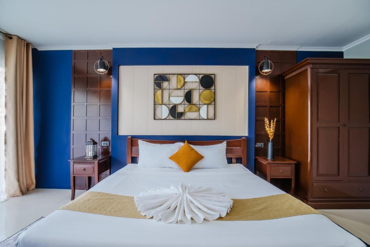 Time Out Hotel Patong Exterior foto