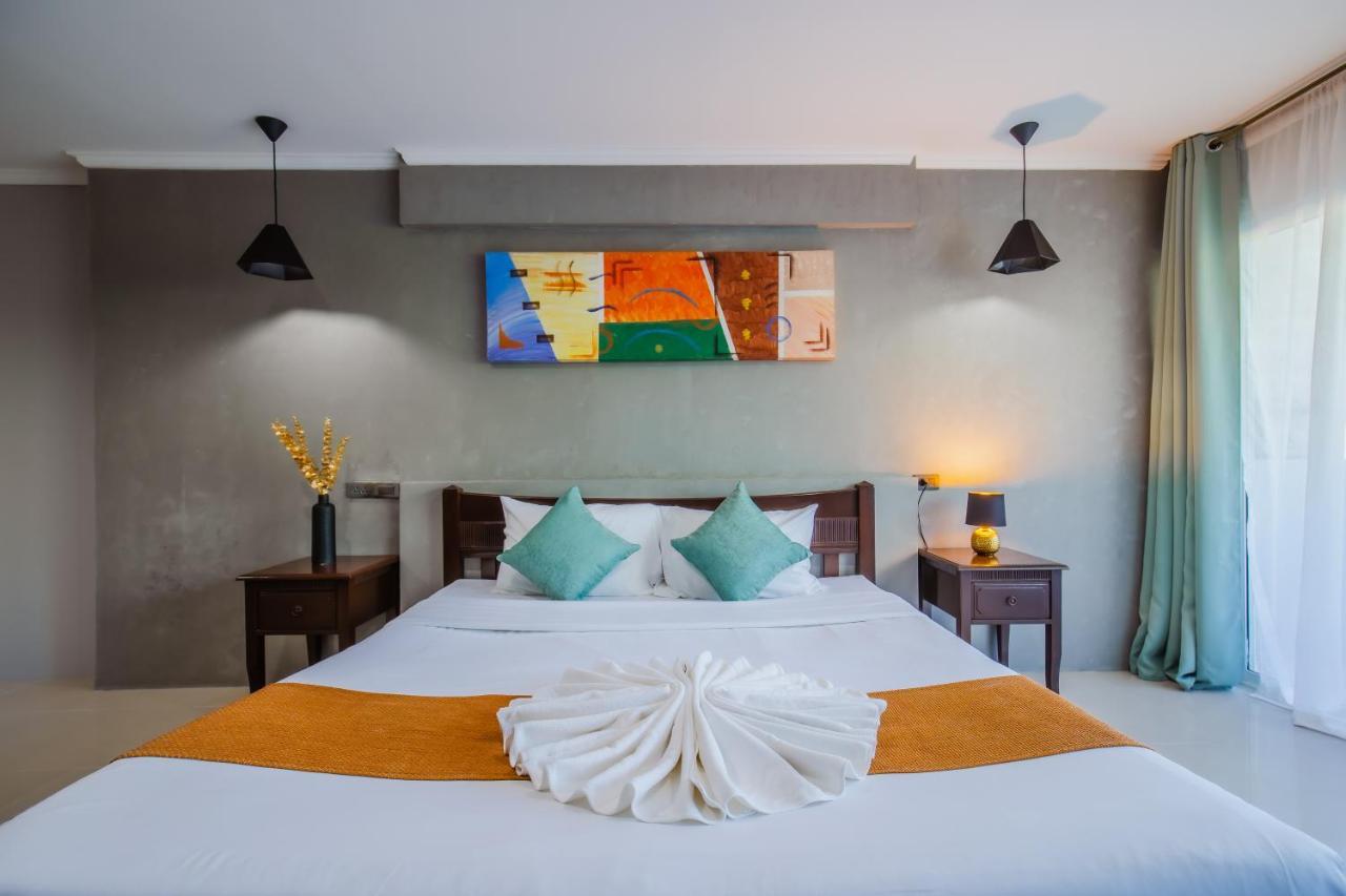 Time Out Hotel Patong Exterior foto