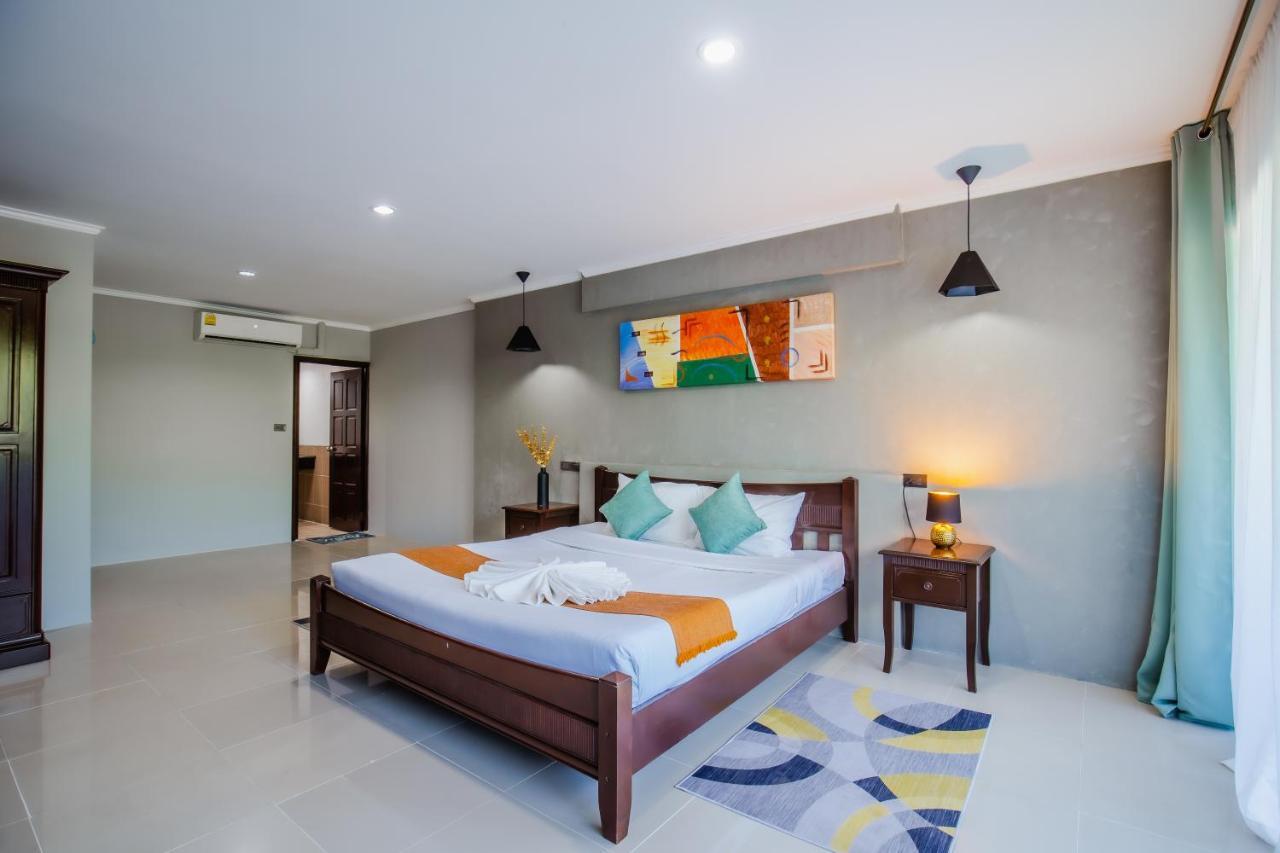 Time Out Hotel Patong Exterior foto